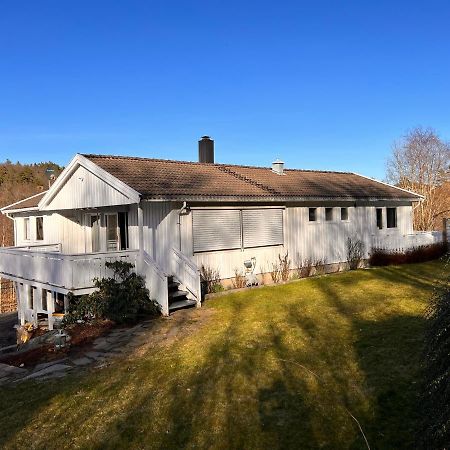 Beautiful 5-Bed Villa In Mandal Exteriör bild