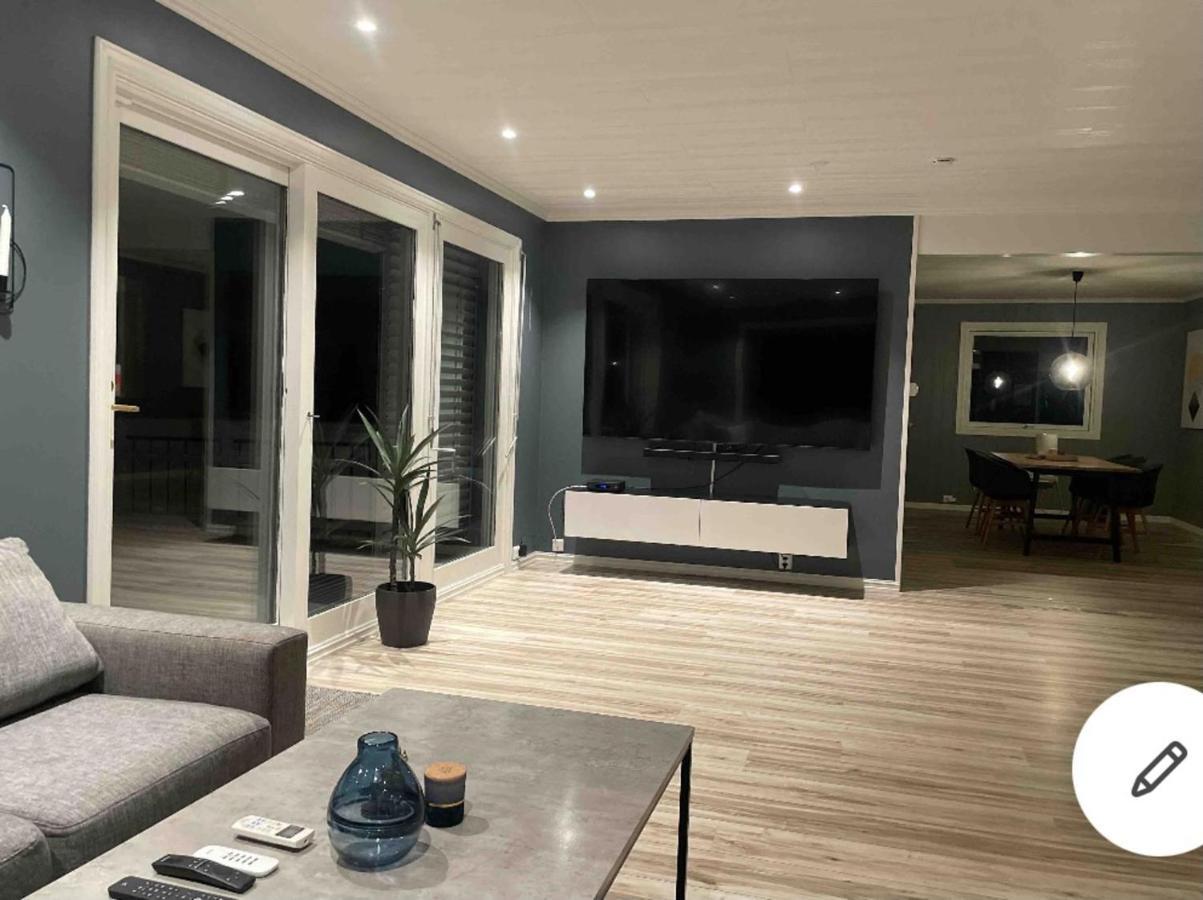 Beautiful 5-Bed Villa In Mandal Exteriör bild