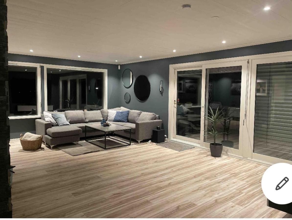 Beautiful 5-Bed Villa In Mandal Exteriör bild